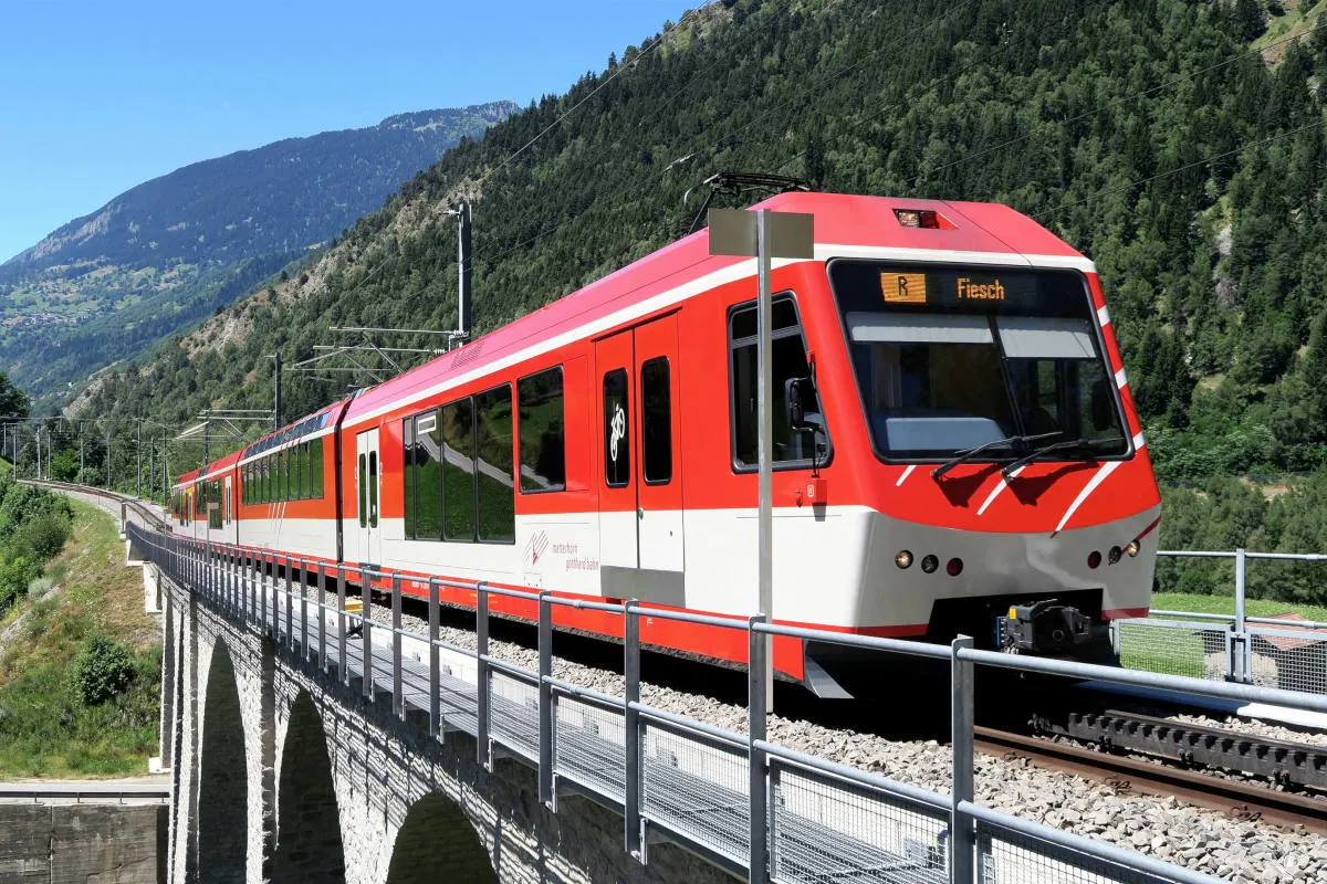 Fiesch VS - Zug der Matterhorn-Gotthard-Bahn entgleist