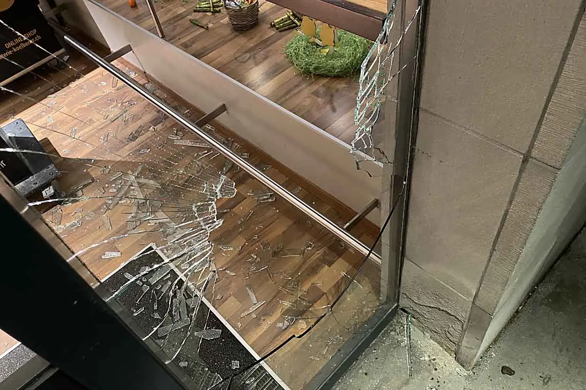 St. Gallen - Illegale Party und massive Sachbeschädigungen in der Stadt