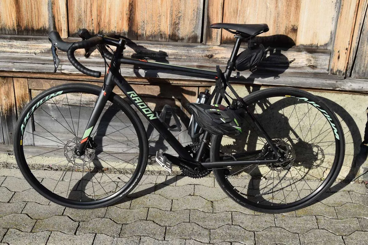 Bühler AR - 24-jährige Radfahrerin verletzt