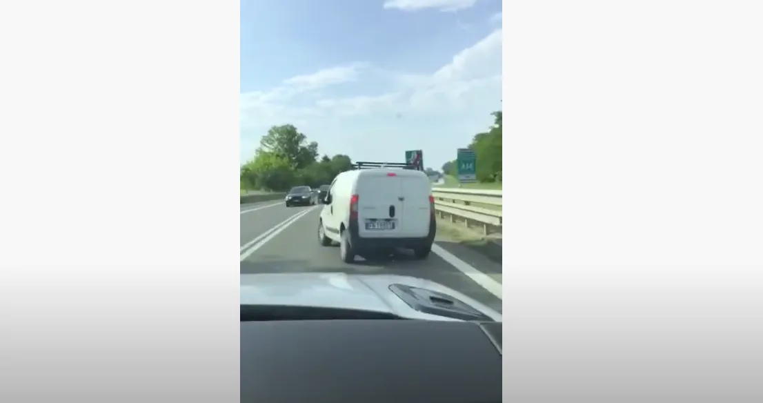  Verfolgungsjagd in Italien - Zivilpolizist verfolgt Transporter - am Steuer waren drei Kinder!