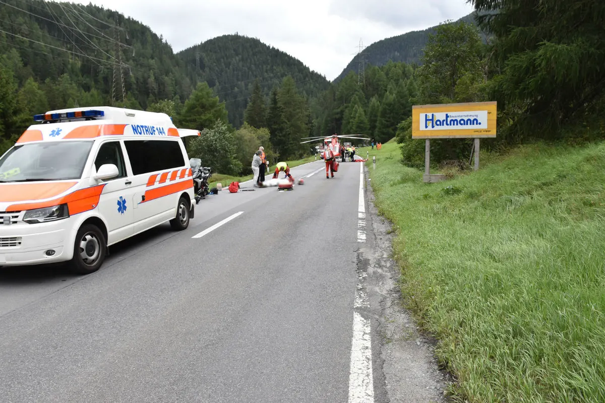 Susch GR  - Zwei Verletzte bei heftiger Kollision