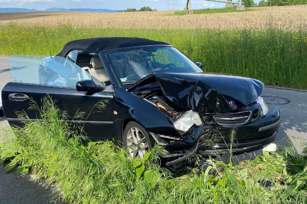 Hünenberg ZG - Totalschaden nach Unfall