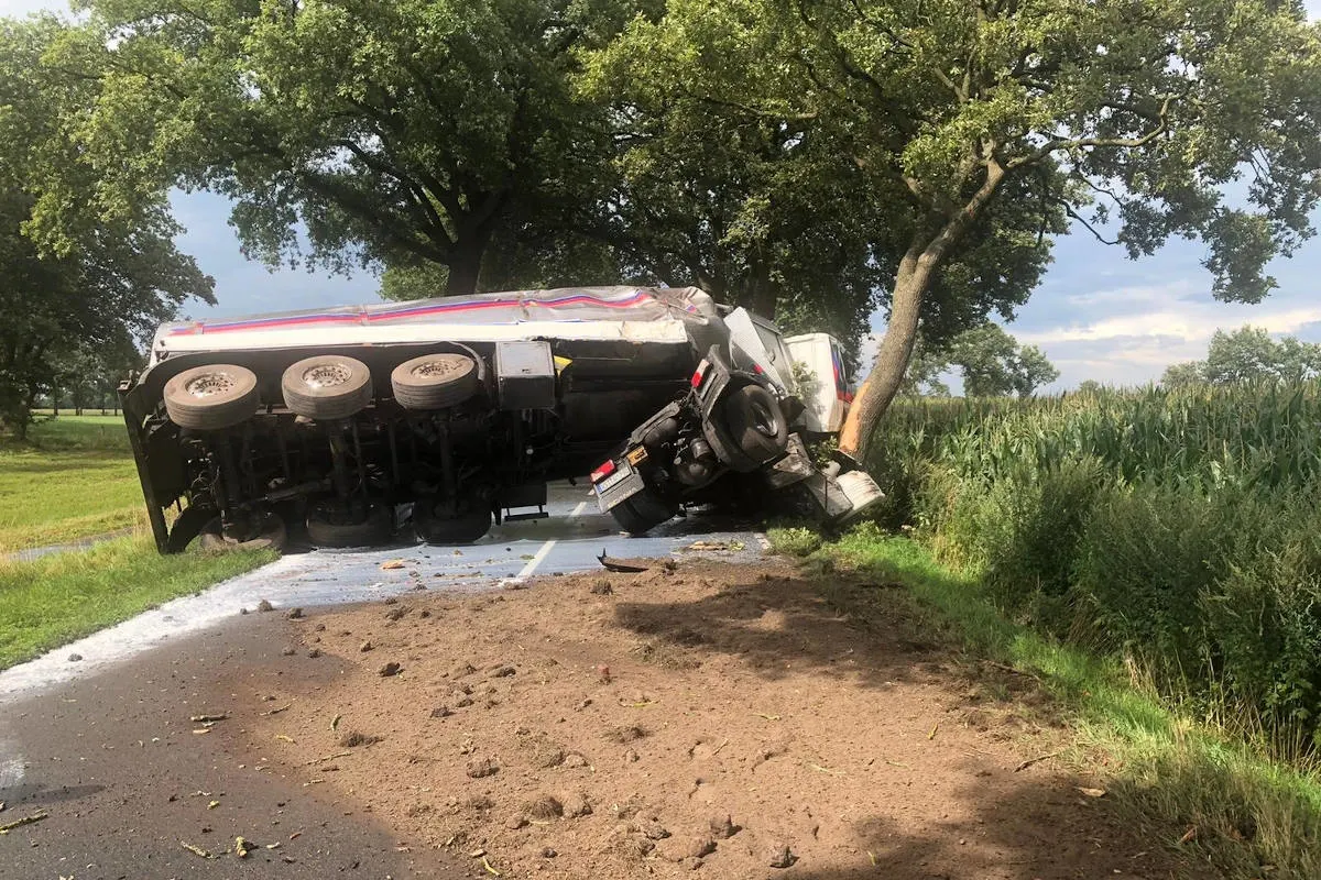 Oldenburg – Milchtankwagen landet auf PKW