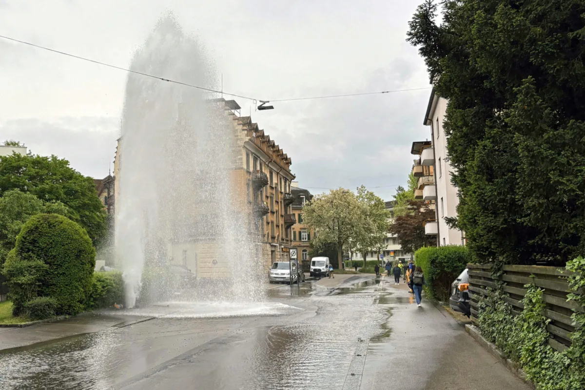 Veltheim ZH - Hydranten übersehen und angefahren