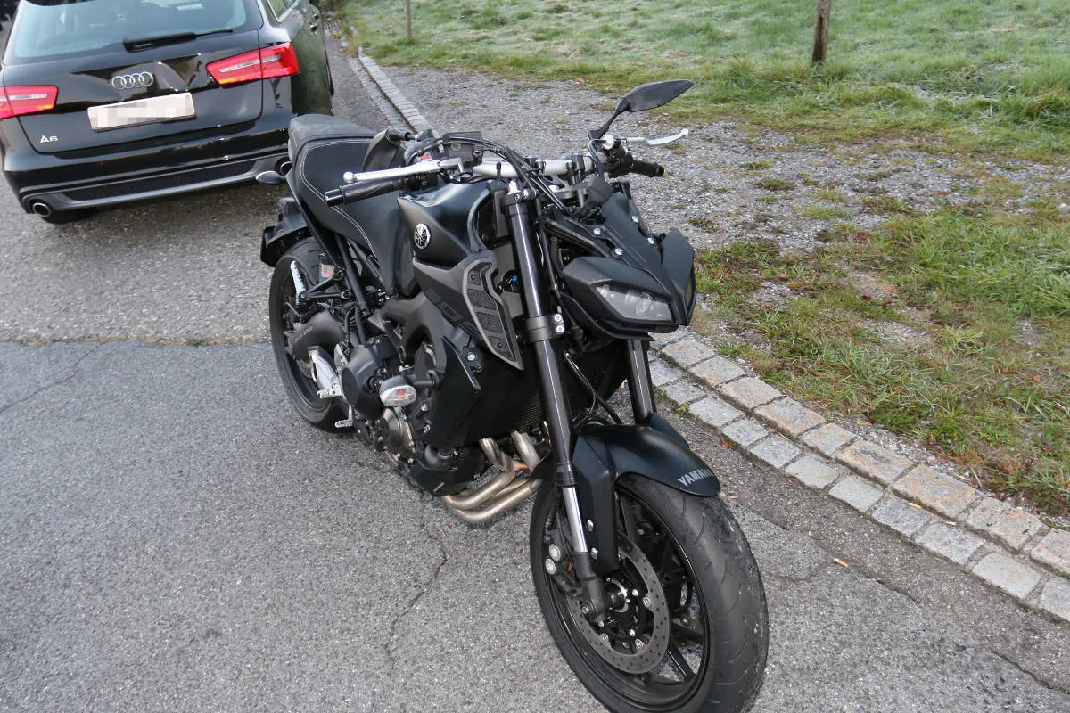 Stadt St.Gallen SG - Motorradlenker verursacht Auffahrunfall mit fünf Fahrzeugen