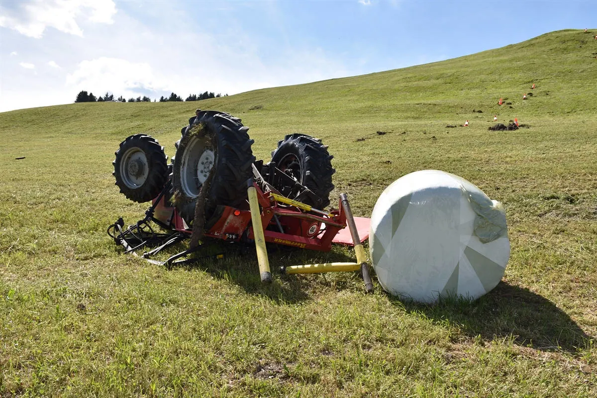 Urmein GR - Mit Traktor verunfallt