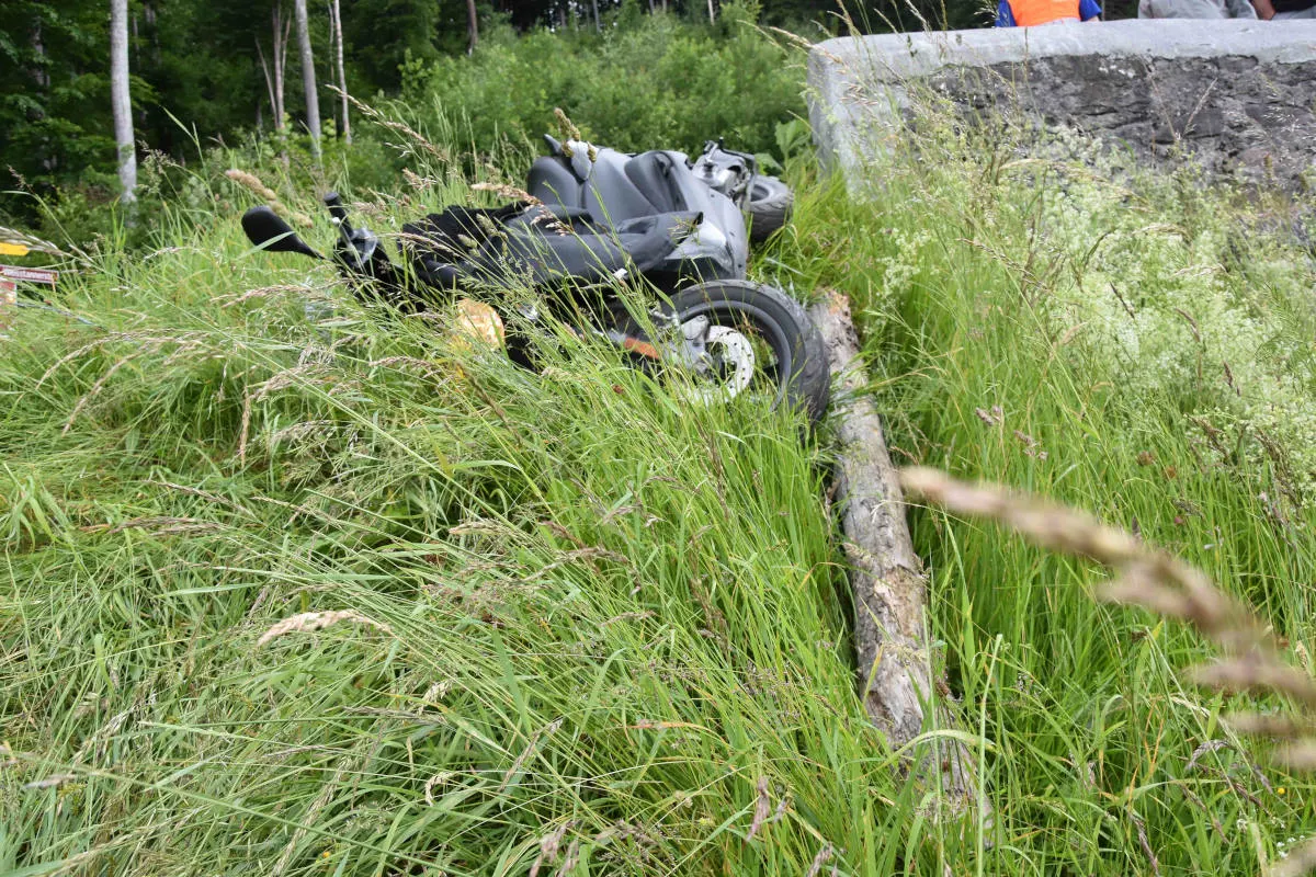 Mels SG – Fahrunfähig mit Roller verunfallt
