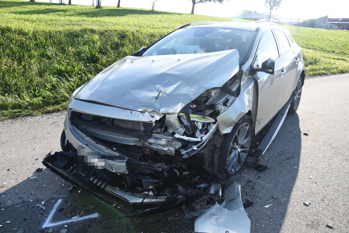 Unfall in Niederhelfenschwil SG – Kollision beim Vorbeifahren