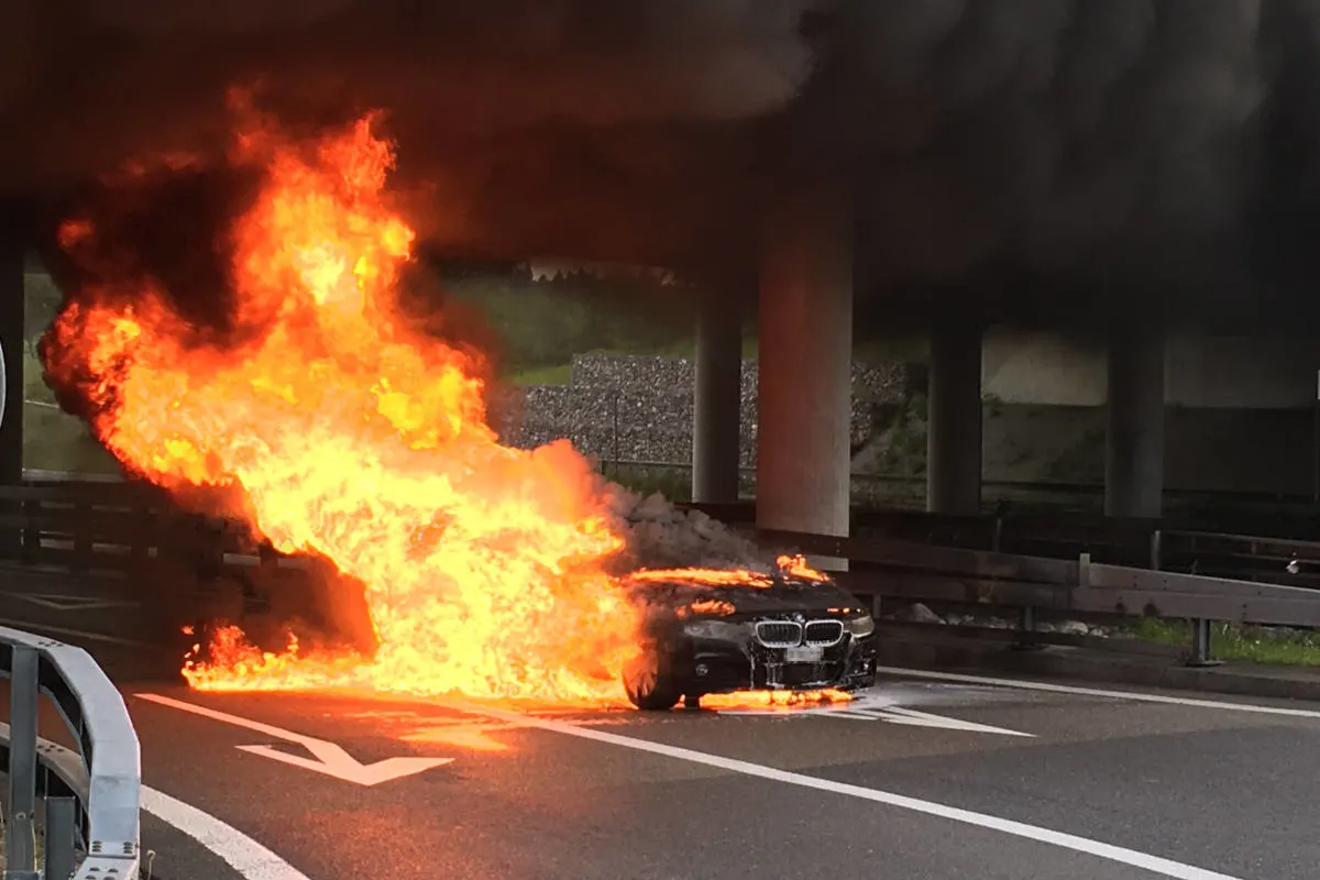 A7 Kreuzlingen TG - Autobrand auf Autobahn