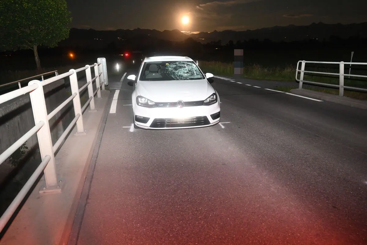 Altstätten SG - Fussgängerin bei Unfall zu Boden geschleudert
