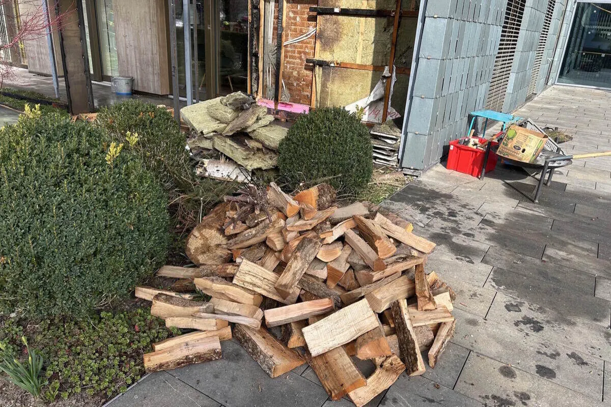 Wil SG – Fassade an Wohnhaus gerät in Brand