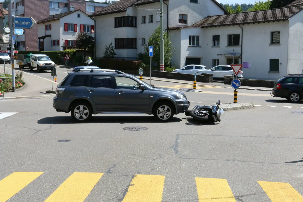 St. Gallen SG - Kollision zwischen Auto und Motorrad