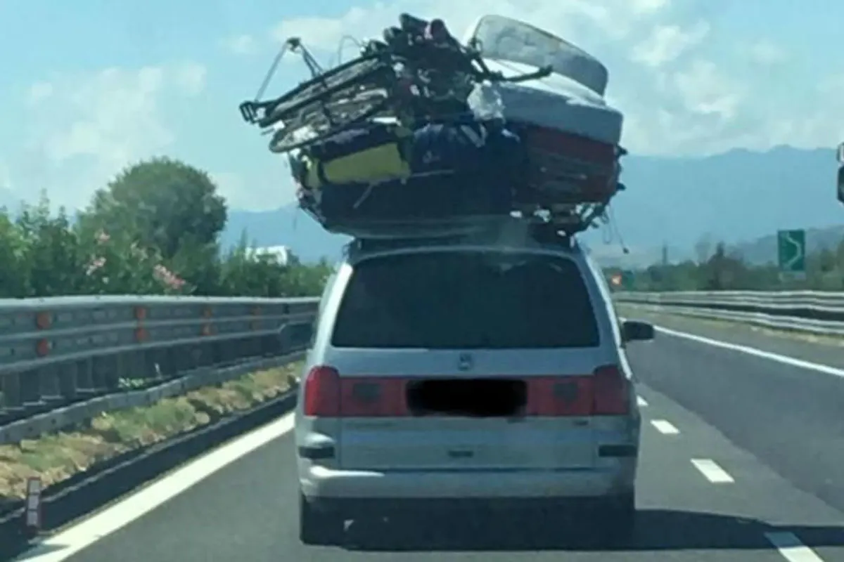 Unverantwortlich - VW Sharan vollkomen überladen
