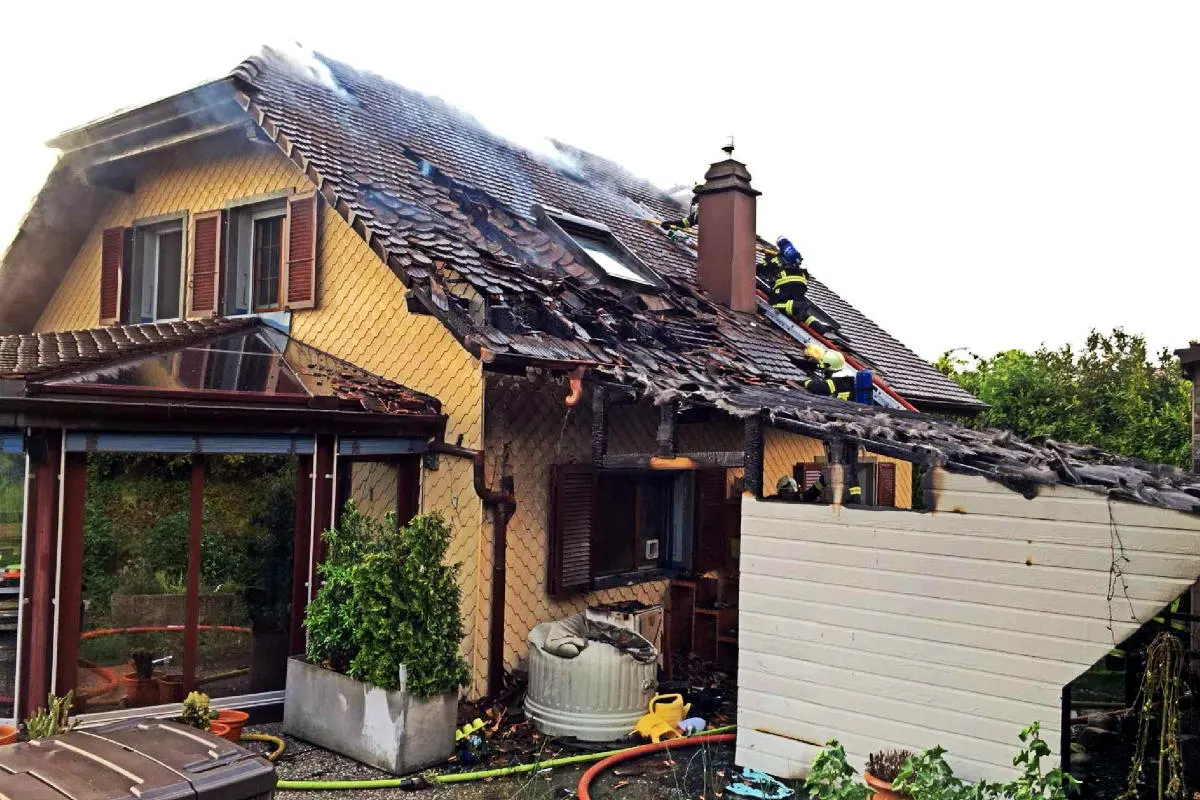 Nuvilly FR - Brand einer Villa