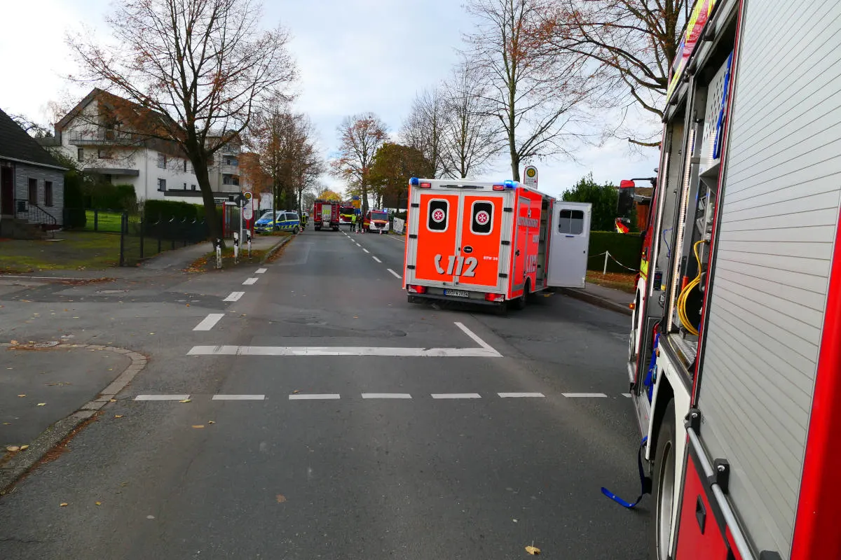 Dortmund-Höchsten – Eingeklemmte Person in einem PKW