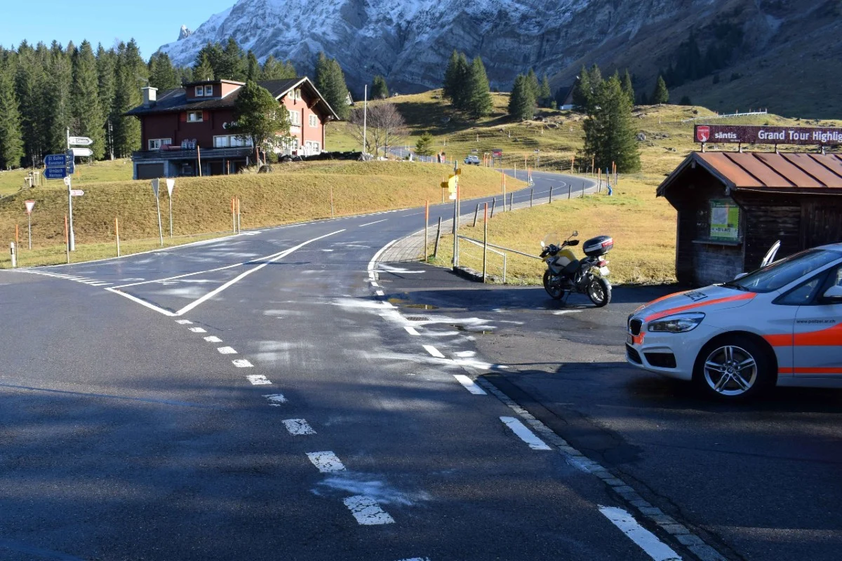 Unfall auf der Schwägalp AR -  Motorradfahrer von der Rega ins Spital geflogen