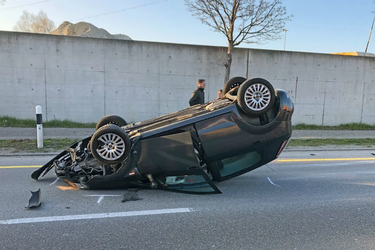 Arbon TG - Auto überschlägt sich