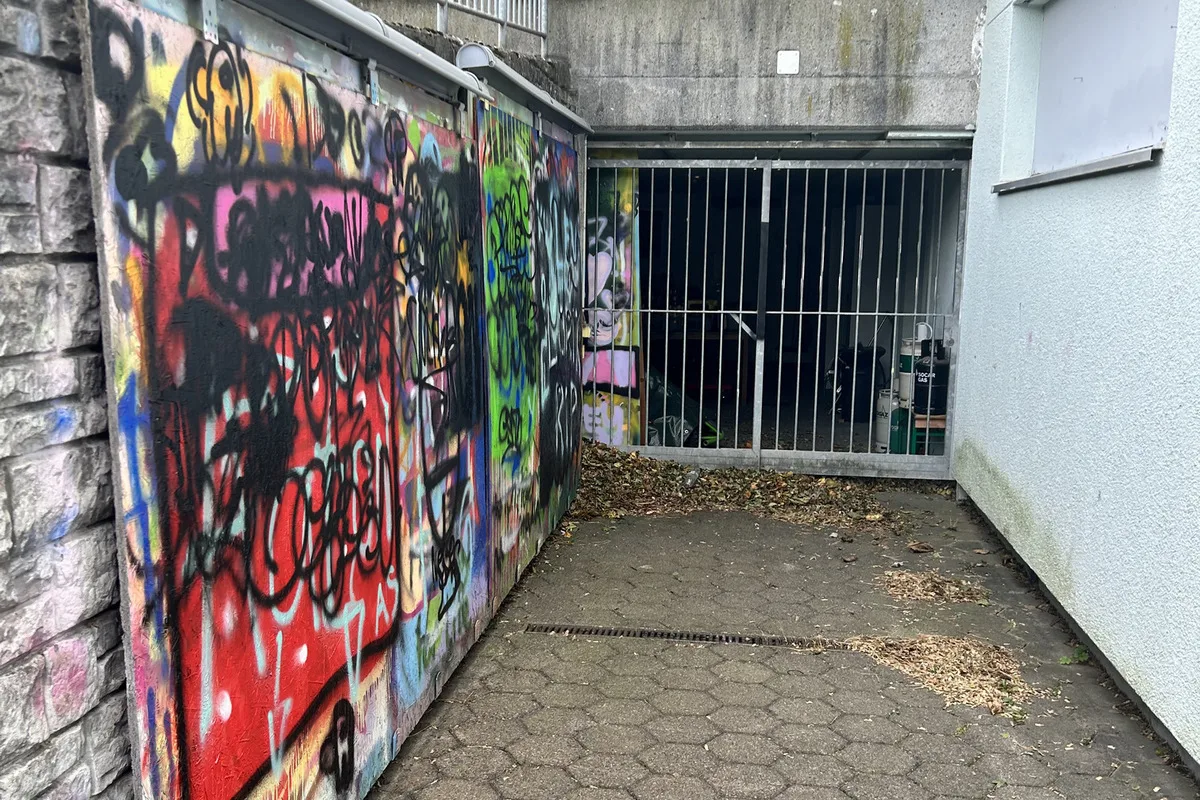 Balzers FL - Unfall und Vandalismus 