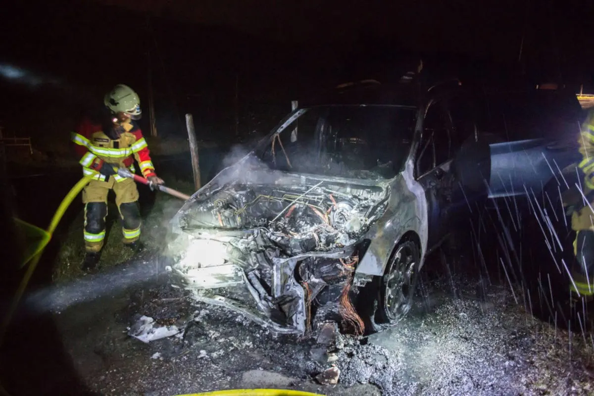 Stadt Zug - Auto nach Selbstunfall ausgebrannt