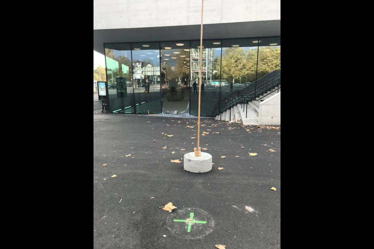 Münchenstein BL - Vandalen verursachen hohen Sachschaden