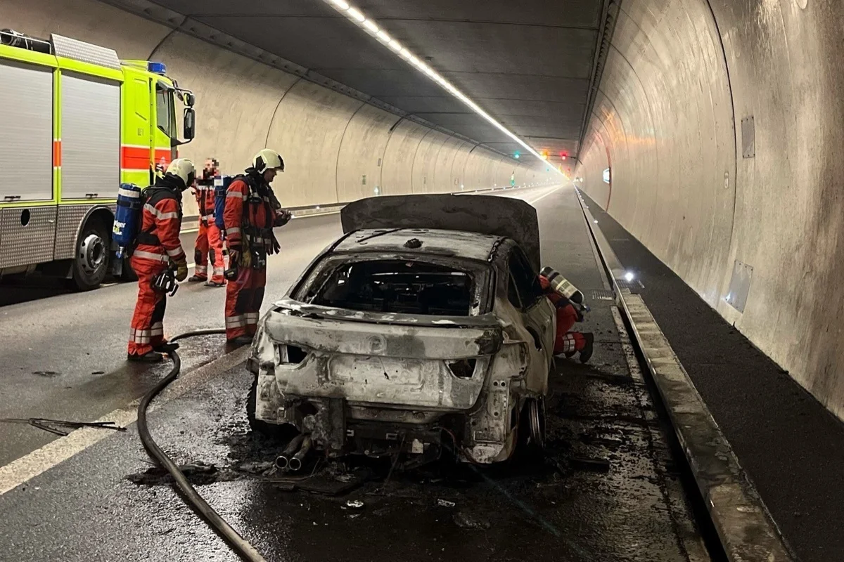 Zürich - Uetlibergtunnel wegen Fahrzeugbrand gesperrt