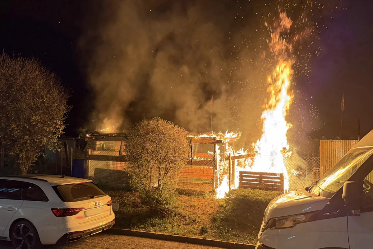 Winterthur-Seen ZH – Gartenhäuschen in Brand geraten