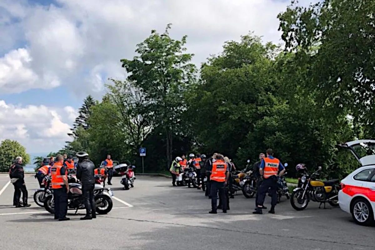 Langnau am Albis ZH - Motorradkontrolle auf dem Albispass
