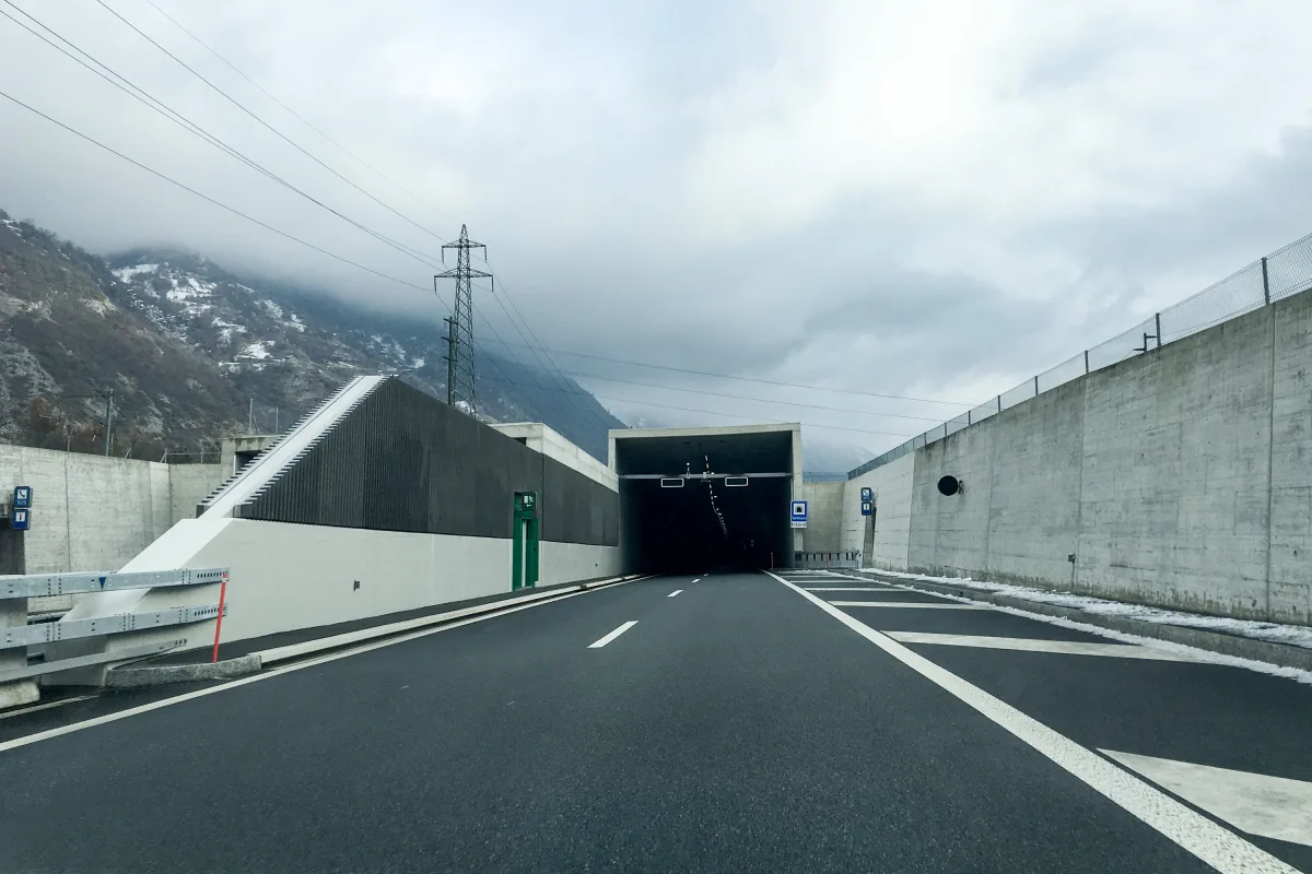 A9 Tunnel Turtmann VS gesperrt 