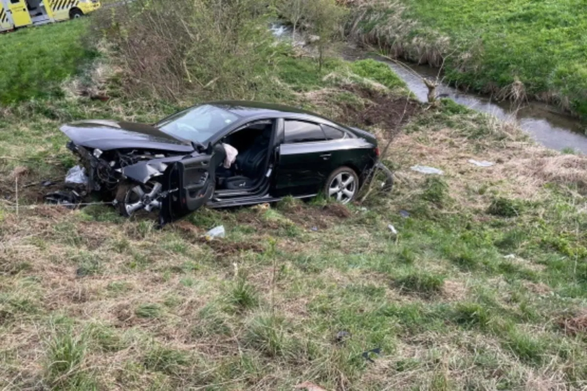 Schwerer Unfall in Schmitten FR - Vier Personen verletzt 