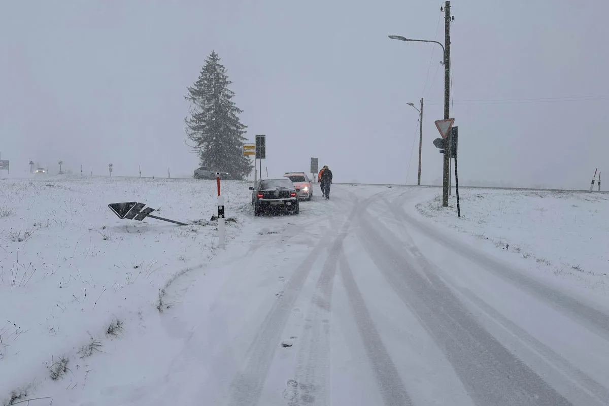Kanton Schwyz – Wintereinbruch führt zu zahlreichen Unfällen auf den Strassen