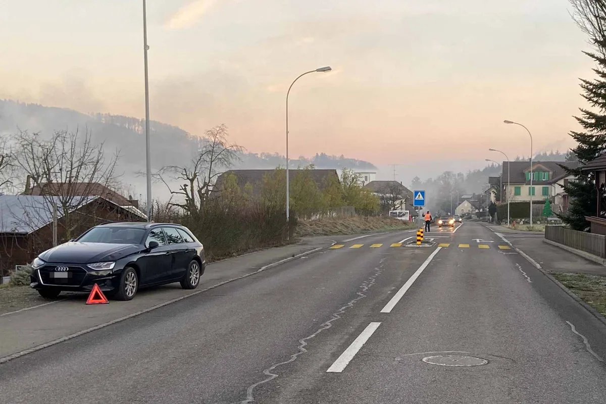 Tragischer Unfall in Sarmenstorf AG - Junge Fussgängerin von Auto erfasst