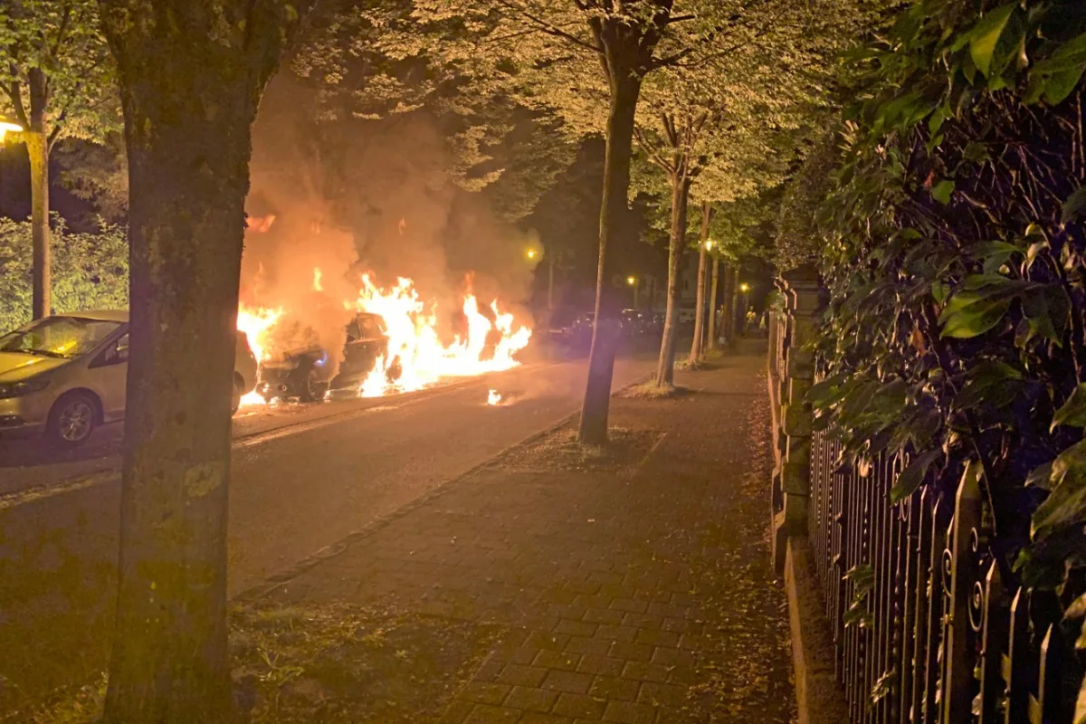 Zeugenaufruf aus Luzern - Drei parkierte Autos ausgebrannt!