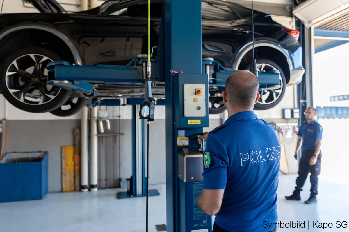 Zwei Autos in Thal SG stillgelegt – Fünf Lenker angezeigt