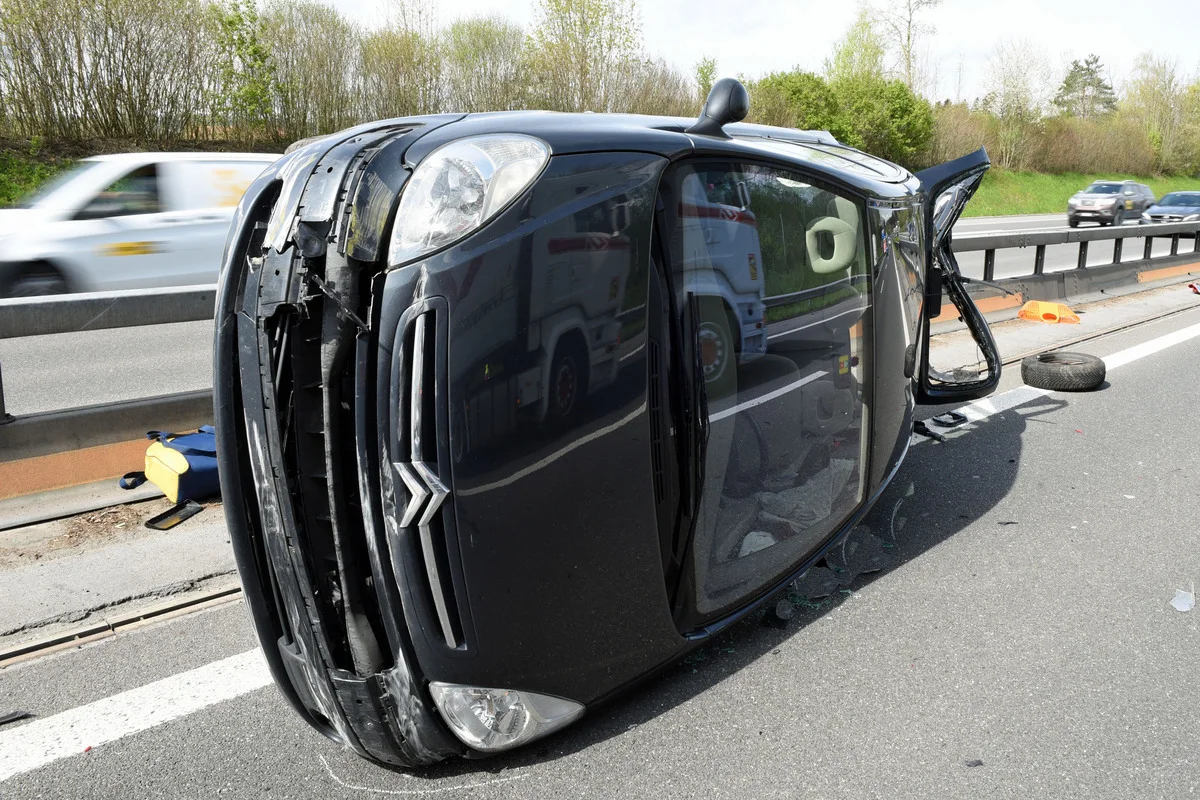 Auffahrkollision mit zwei Verletzten auf der Autobahn A2 LU