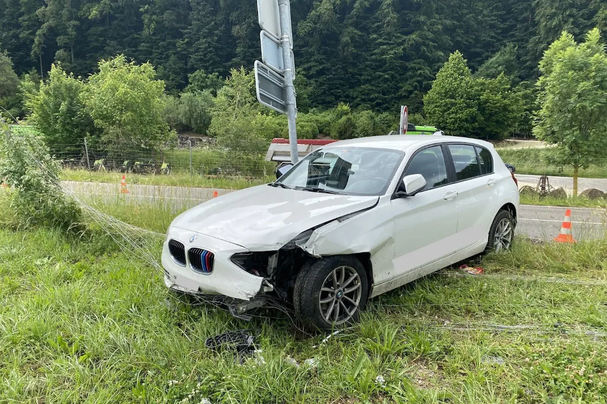 Thayngen SH – Alleinunfall mit Personenwagen