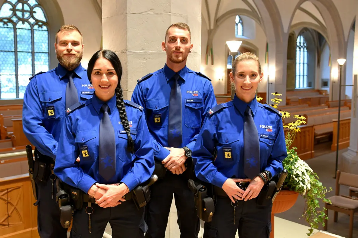Schaffhausen SH - Inpflichtnahme von vier neuen Polizisten