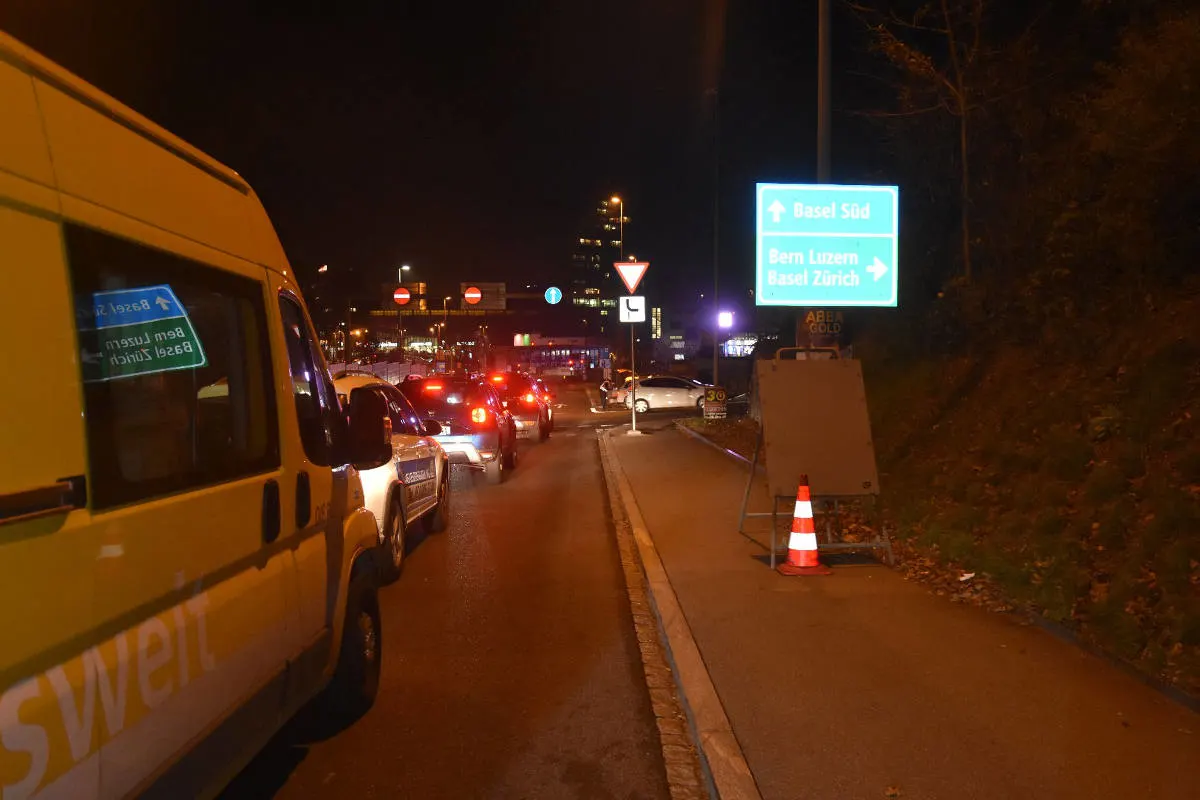 Muttenz BL - Verletzte bei Kollision zwischen Personenwagen und Fahrrad 