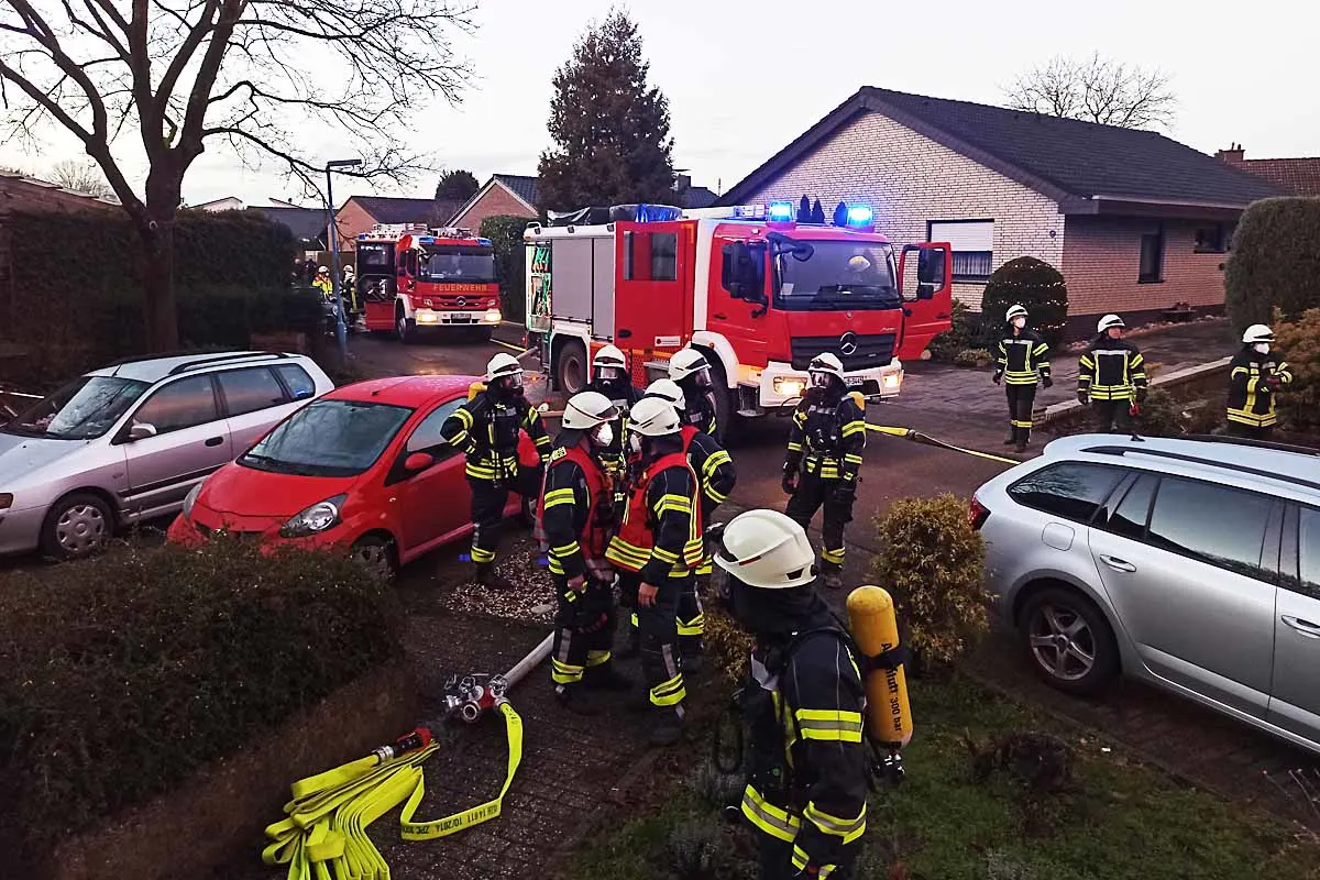 Einsatz am Heiligabend in Bedburg-Hau - Verletzter nach Brand in der Küche