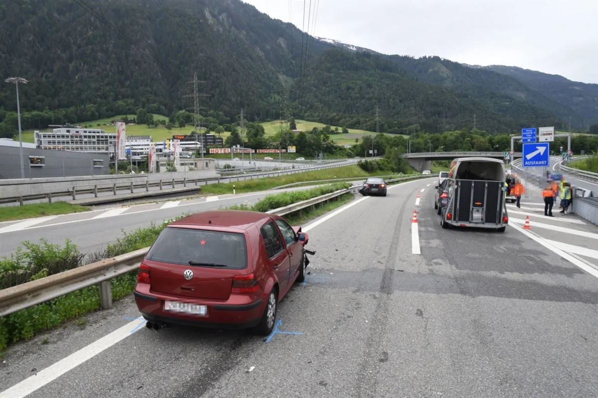 Chur GR - Auffahrunfall auf der A13 fordert einen Verletzten