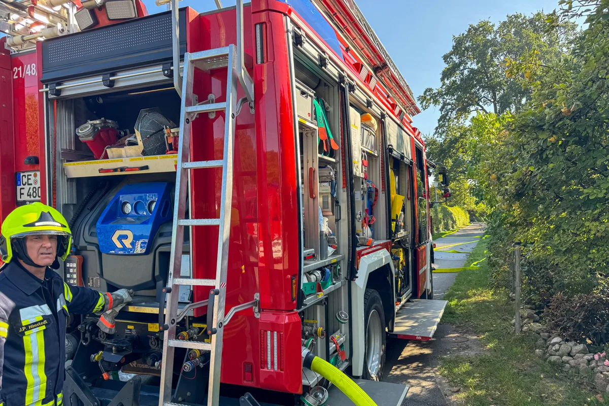 Sandlingen NI – Dachstuhlbrand im Spitzboden