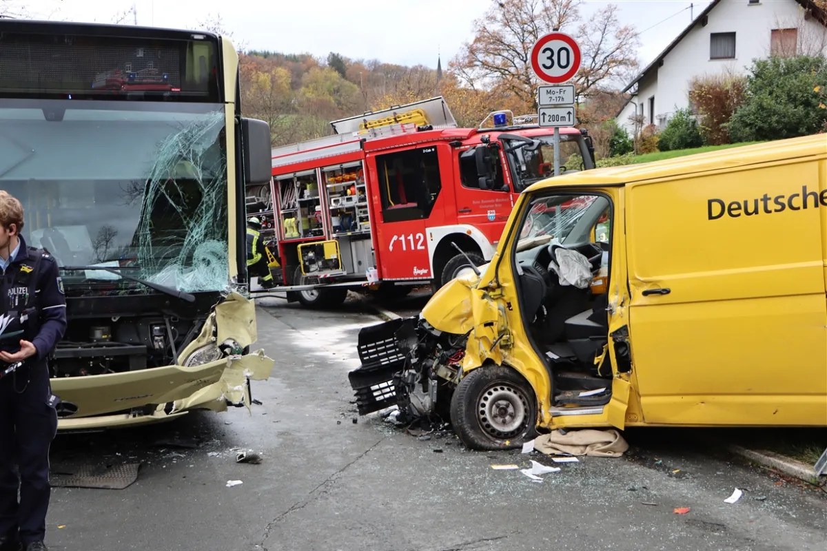 Morsbach – Vier Verletzte bei Frontalkollision