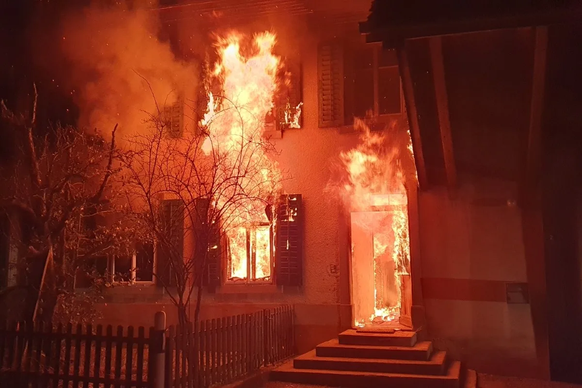 Bözberg AG - Wohnhaus durch Brand komplett zerstört