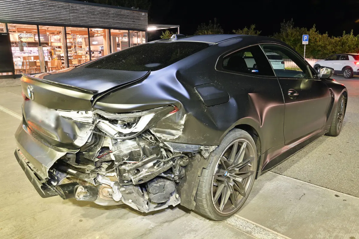 A14 Root LU – BMW prallt bei Unfall gegen Leitplanke 