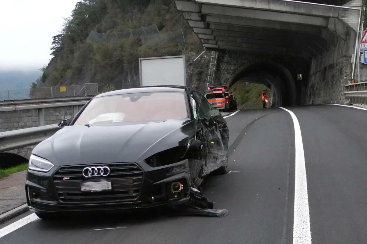 Unfall Morschach SZ -19-Jähriger Lernfahrer im leistungsstarken Audi alleine unterwegs!