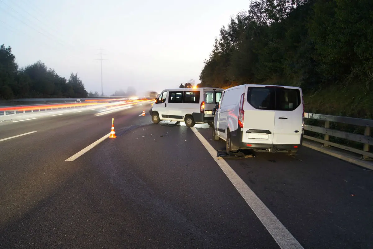Cham ZG - Auffahrkollision führt zu Verkehrsbehinderungen