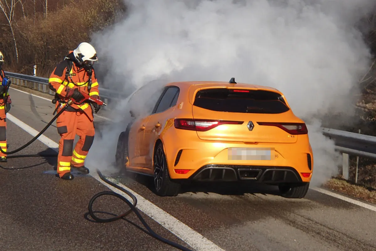 Oberentfelden/A1 AG - Auto in Brand geraten