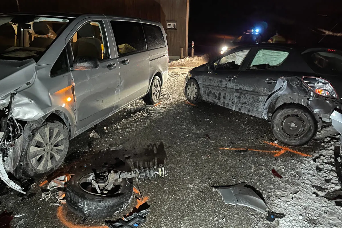 Trogen AR – Kollision zwischen zwei Fahrzeugen
