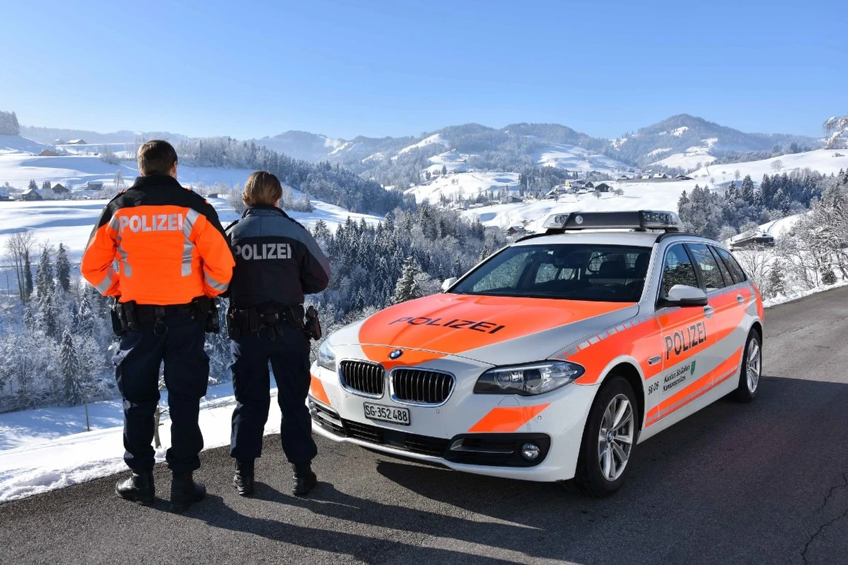 Geschwindigkeitskontrollen im Kanton St.Gallen - Warnung vor semistationären Radaranlagen per Freitag 11.12.2020 - Vorsicht Radar!