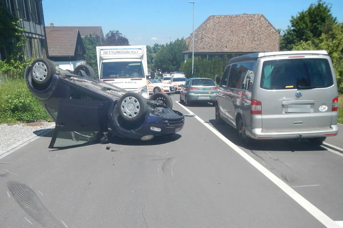 Tägerwilen TG - Auto landet auf dem Dach - Zeugenaufruf