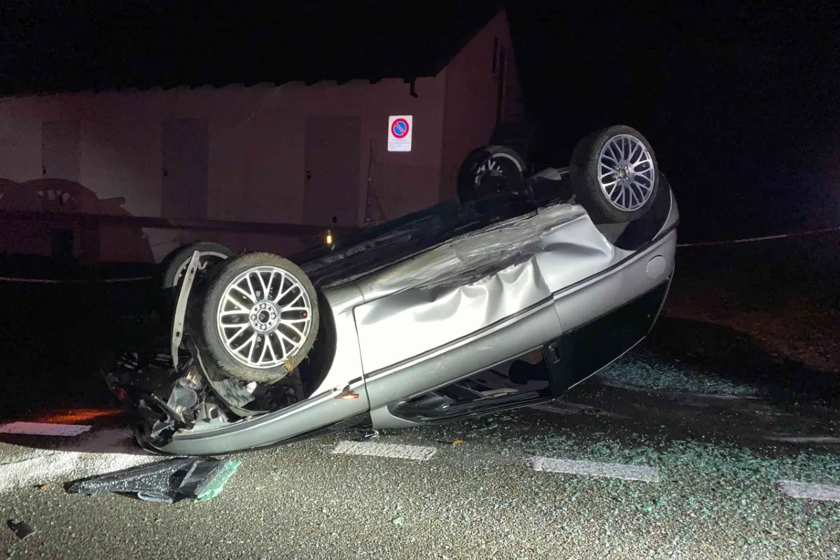 Dornach SO - Auto überschlägt sich bei Selbstunfall – Lenker bleibt unverletzt